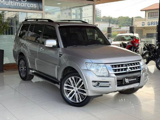 MITSUBISHI PAJERO FULL 3.2 HPE 4X4 16V TURBO INTERCOOLER DIESEL 4P AUTOMÁTICO MITSUBISHI PAJERO FULL 3.2 HPE 4X4 16V TURBO INTERCOOLER DIESEL 4P AUTOMÁTICO